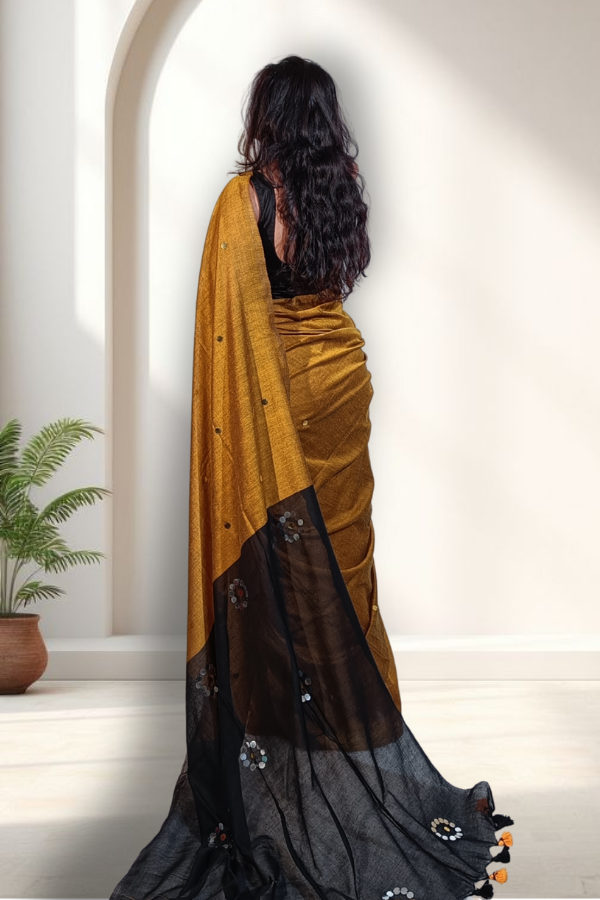 Chumki Shumki (Ochre-Black)