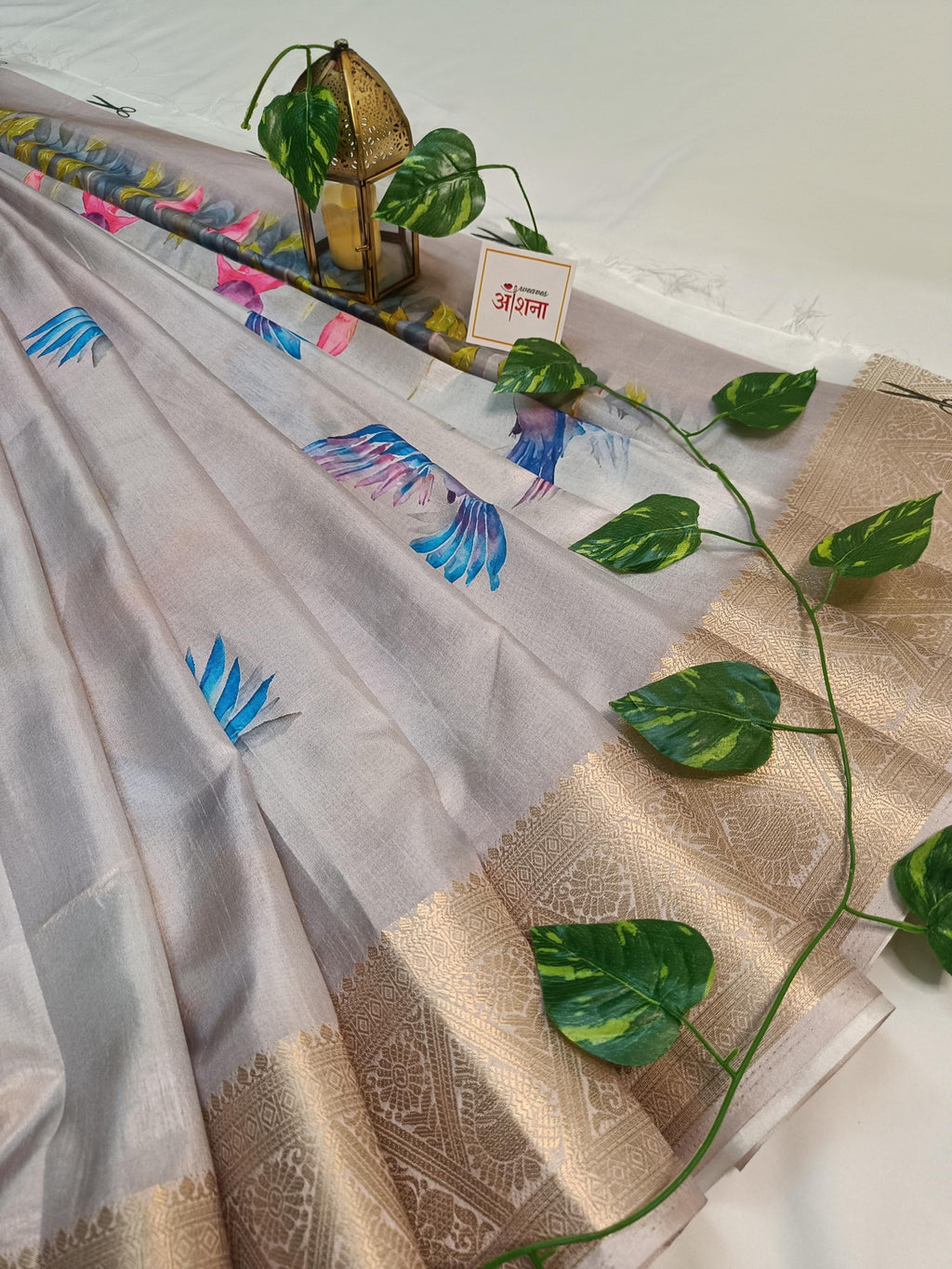 Humming Birds (Dusty Ivory)