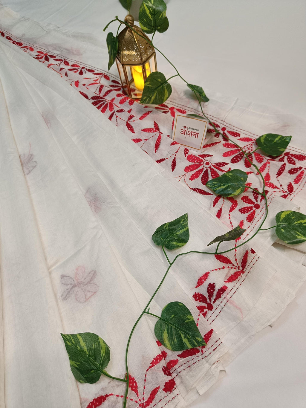 The Kutch Style (White)