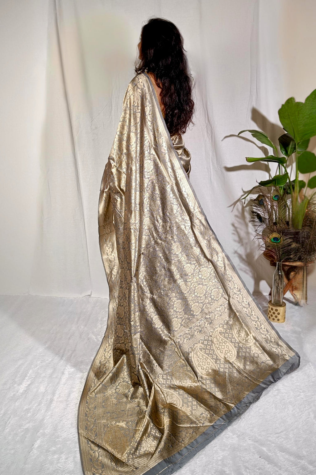 Silk Replica (Grey)